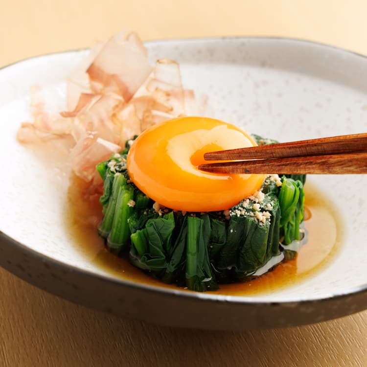 黄卵乗せほうれん草のお浸し
